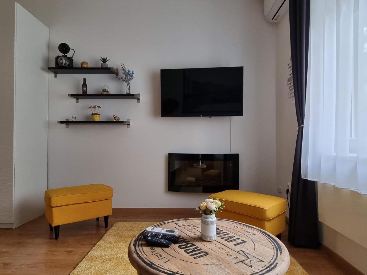 Ferienwohnung Flora Apartman Szegedin Exterior foto
