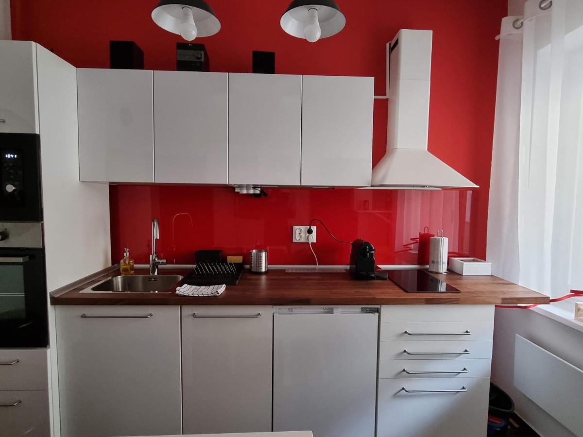 Ferienwohnung Flora Apartman Szegedin Exterior foto