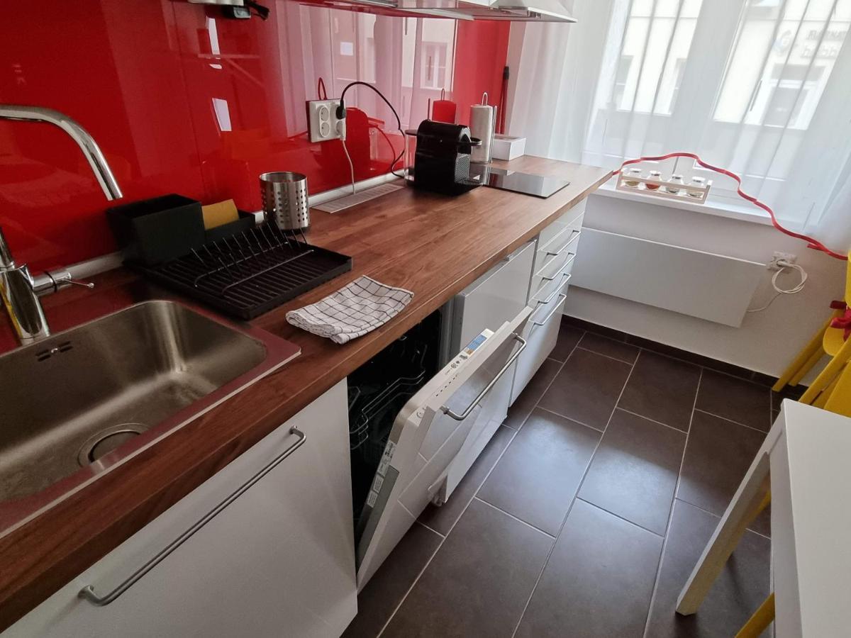Ferienwohnung Flora Apartman Szegedin Exterior foto